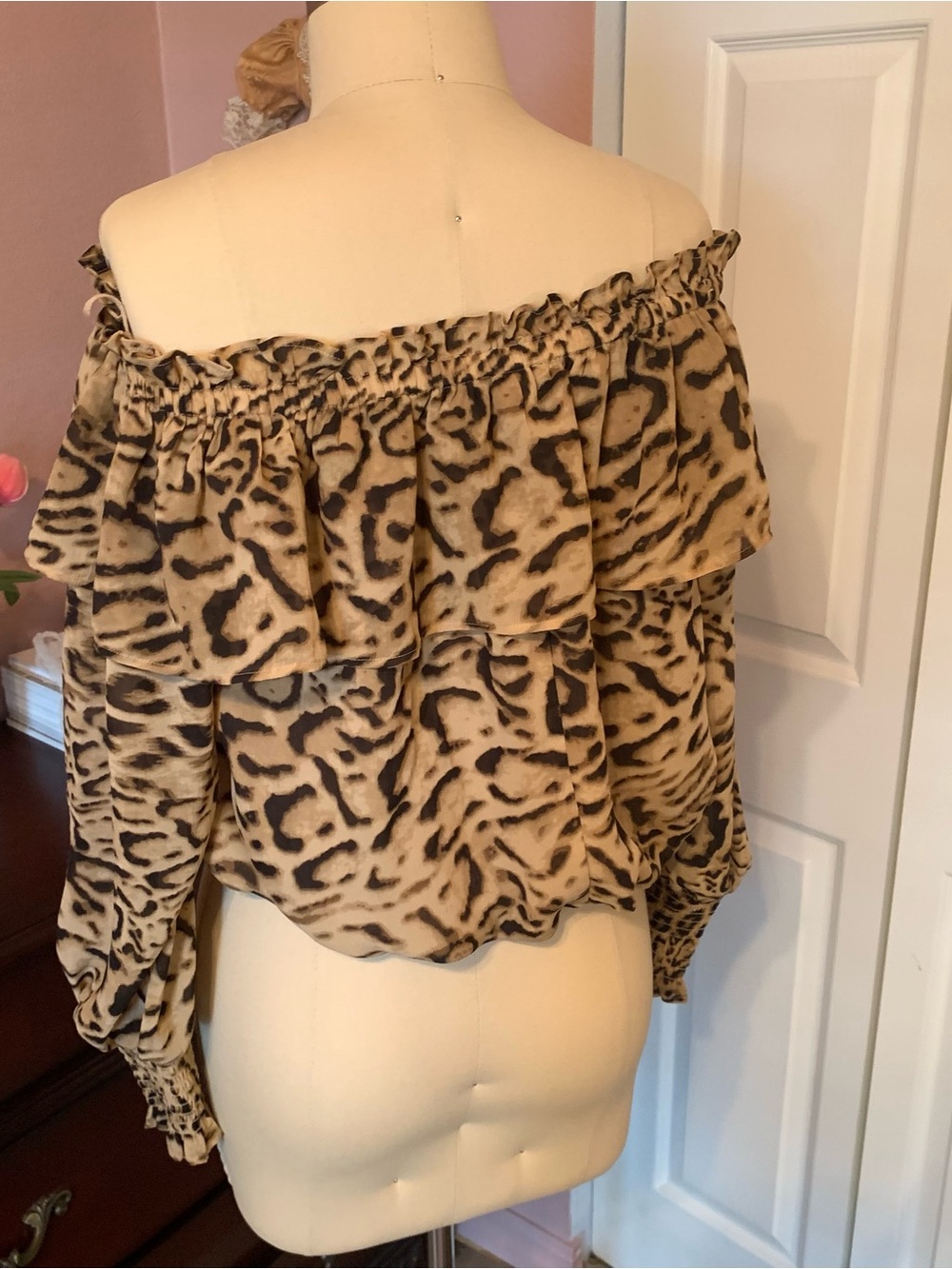 EXPRESS Off-Shoulder Leopard Print Ruffled Blouse - Picture 5 of 6